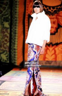 Linda Evangelista feet photo 3
