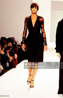 Linda Evangelista feet photo 18