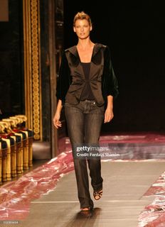 Linda Evangelista feet photo 19