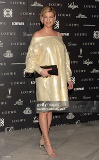 Linda Evangelista feet photo 9