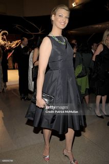 Linda Evangelista feet photo 1