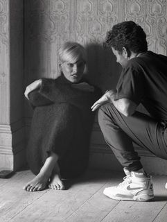 Linda Evangelista feet photo 8