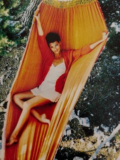 Linda Evangelista feet photo 3