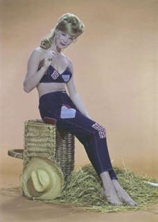 Linda Evans feet photo 20