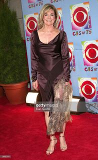 Linda Gray feet photo thumbnail