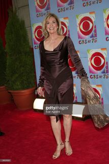 Linda Gray feet photo thumbnail