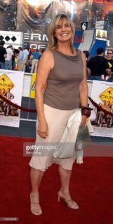Linda Gray feet photo thumbnail
