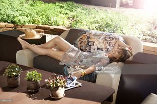 Linda Gray feet photo thumbnail