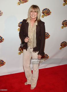 Linda Gray feet photo thumbnail