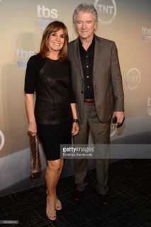 Linda Gray feet photo thumbnail