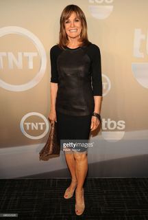 Linda Gray feet photo thumbnail