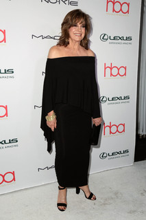 Linda Gray feet photo thumbnail
