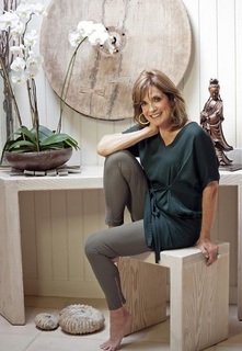Linda Gray feet photo thumbnail