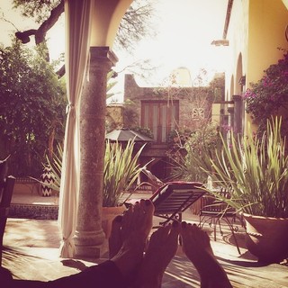 Linda Gray feet photo thumbnail