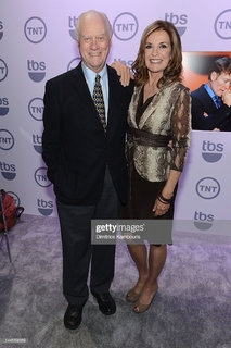 Linda Gray feet photo thumbnail