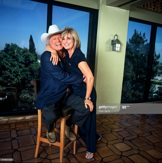 Linda Gray feet photo thumbnail