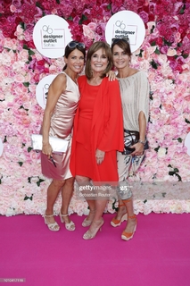 Linda Gray feet photo thumbnail