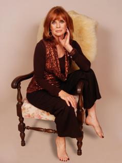 Linda Gray feet photo thumbnail