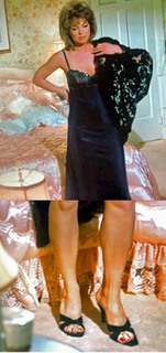 Linda Gray feet photo thumbnail