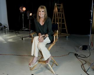 Linda Gray feet photo thumbnail