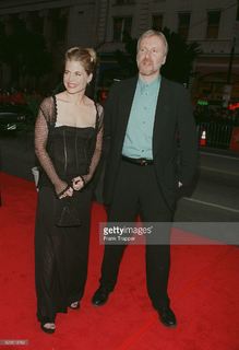Linda Hamilton feet photo thumbnail