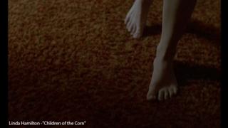 Linda Hamilton feet photo thumbnail