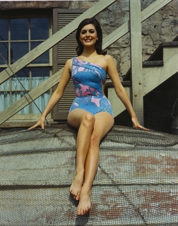 Linda Harrison feet photo 7