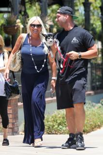 Linda Hogan feet photo thumbnail