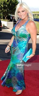 Linda Hogan feet photo thumbnail