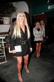 Linda Hogan feet photo thumbnail