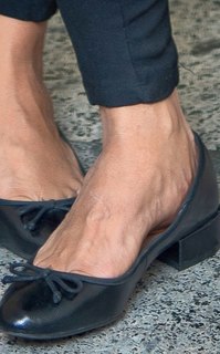 Linda Kiani feet photo 9