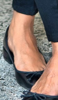 Linda Kiani feet photo 8