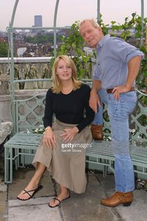 Linda Kozlowski feet photo thumbnail