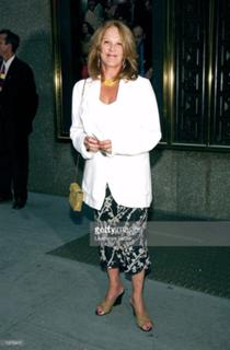 Linda Lavin feet photo 20