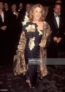 Linda Lavin feet photo 10