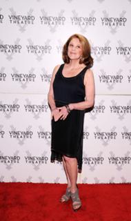 Linda Lavin feet photo 9