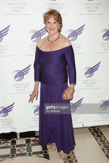 Linda Lavin feet photo 17