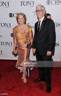 Linda Lavin feet photo 15
