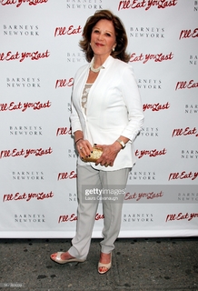 Linda Lavin feet photo 5