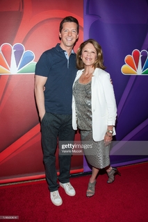 Linda Lavin feet photo 16