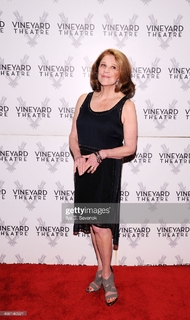 Linda Lavin feet photo 11