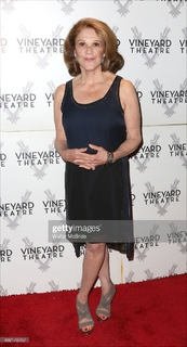 Linda Lavin feet photo 9