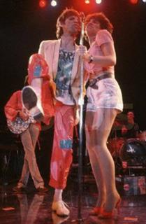 Linda Ronstadt feet photo thumbnail