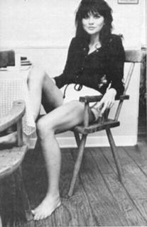 Linda Ronstadt feet photo thumbnail