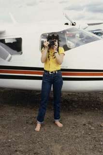 Linda Ronstadt feet photo thumbnail