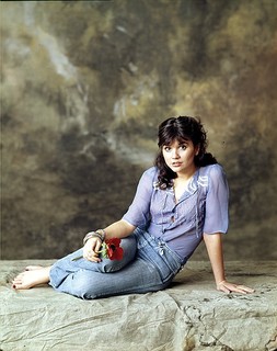 Linda Ronstadt feet photo thumbnail