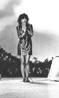 Linda Ronstadt feet photo thumbnail