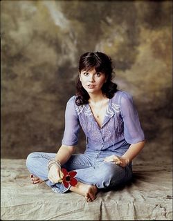 Linda Ronstadt feet photo thumbnail