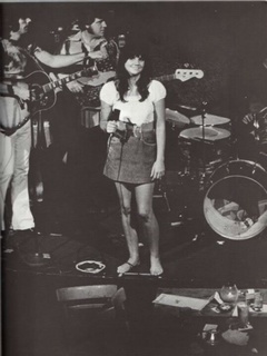 Linda Ronstadt feet photo thumbnail