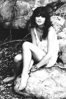 Linda Ronstadt feet photo thumbnail